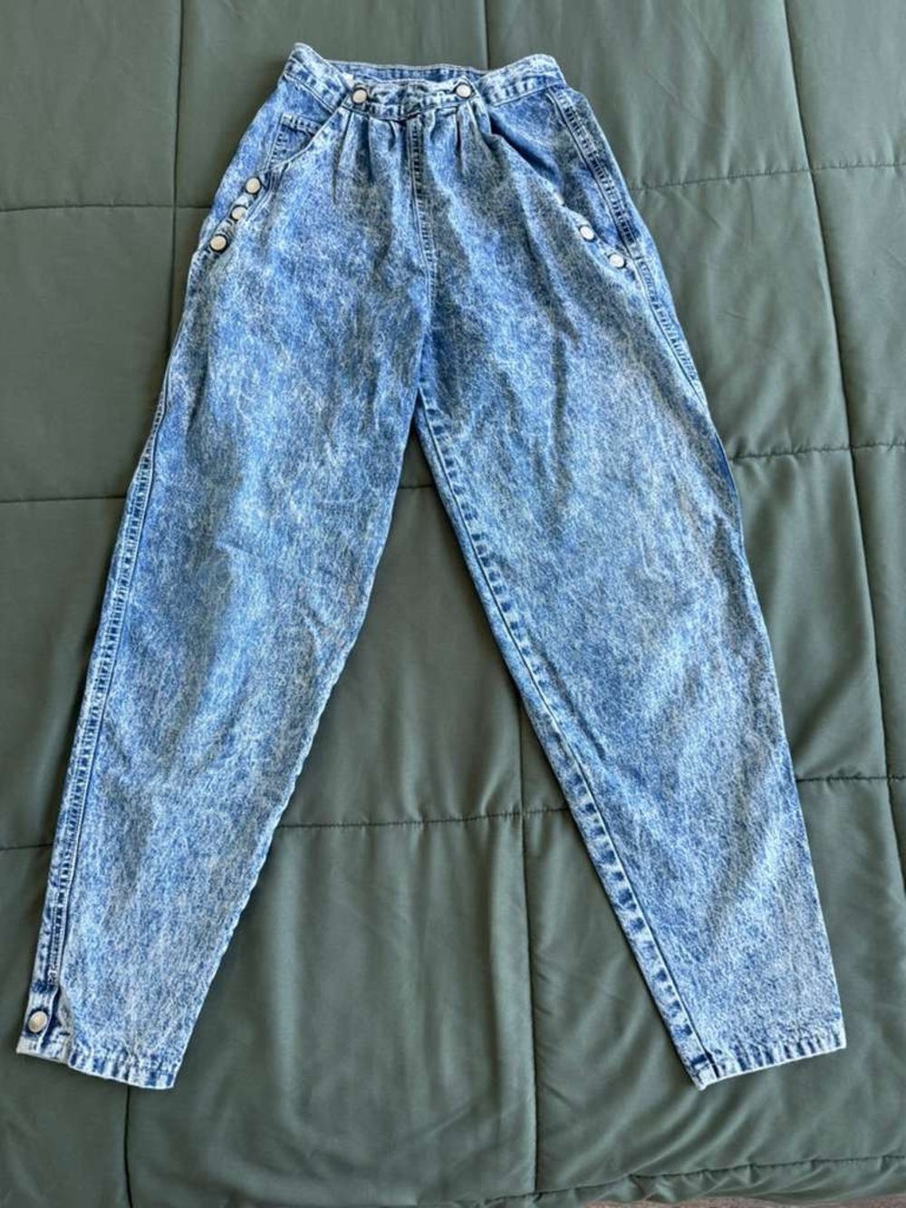 High-Rise Light Blue Acid Wash Women's Jeans